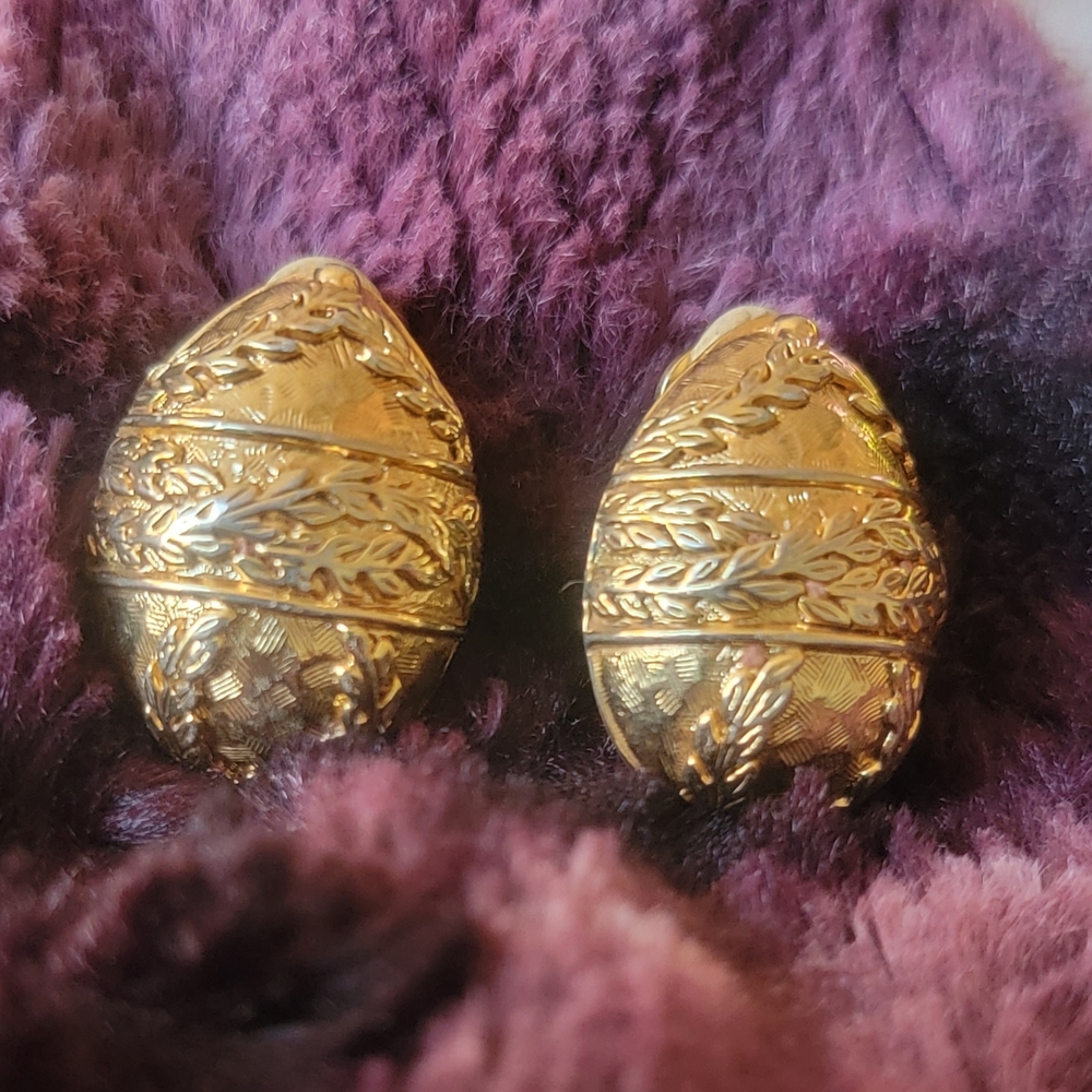 Joan Rivers Gold Textured Earrings